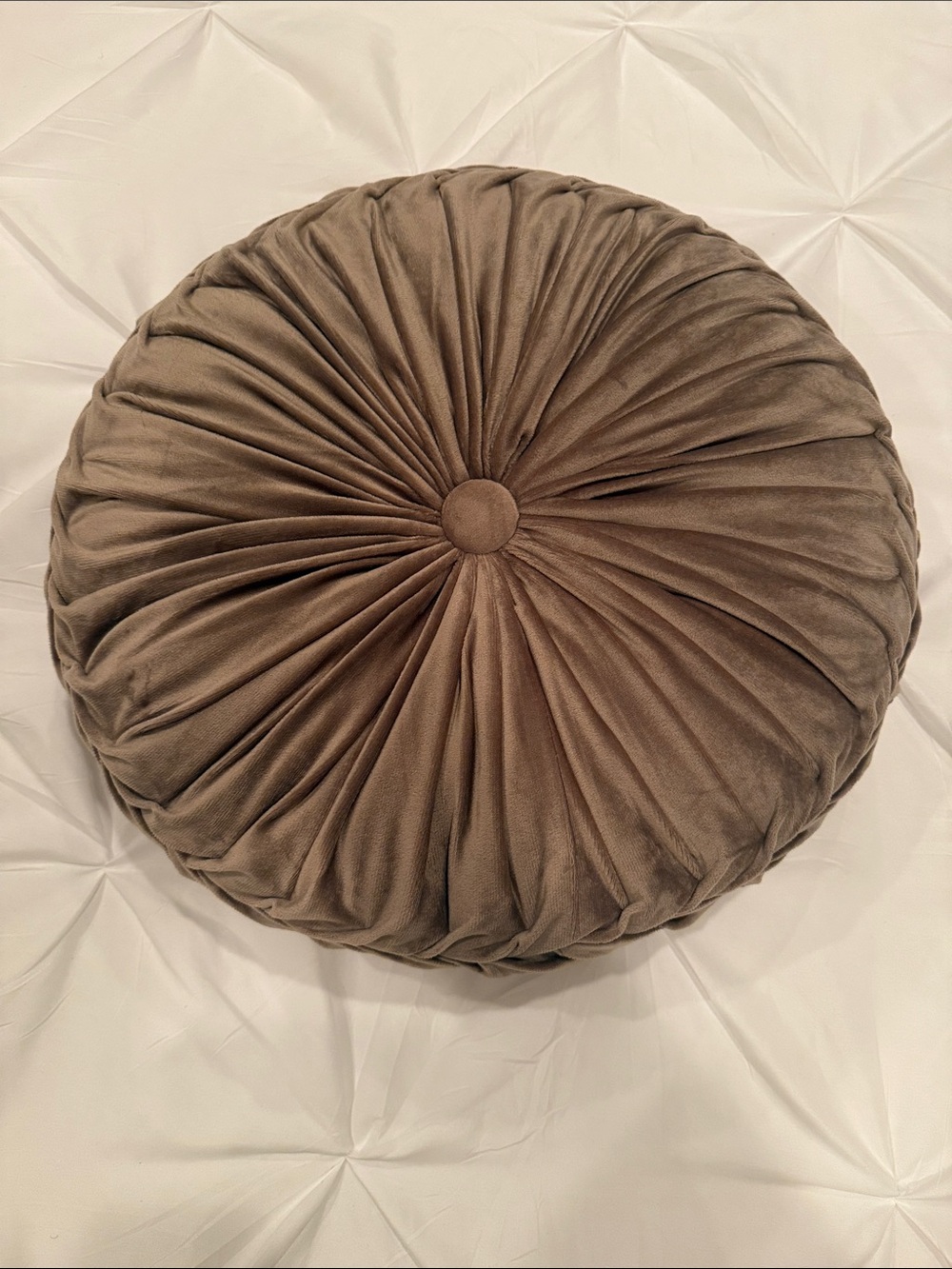 18x18 Round Pleated Throw Pillow - Taupe